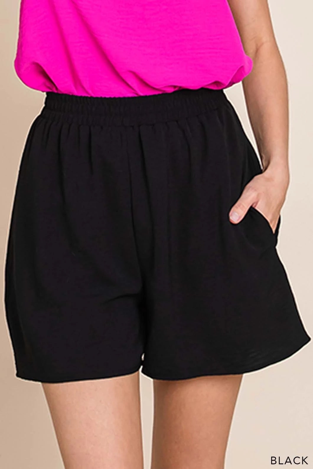 Air Flow Shorts with Side Pockets