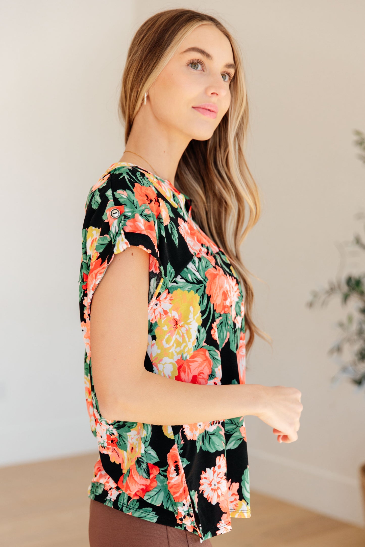 Lizzy Cap Sleeve Top in Black Garden Floral